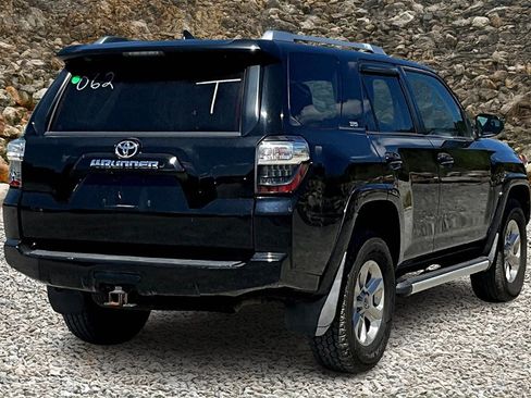Used 2016 Toyota 4Runner SR5 image 2