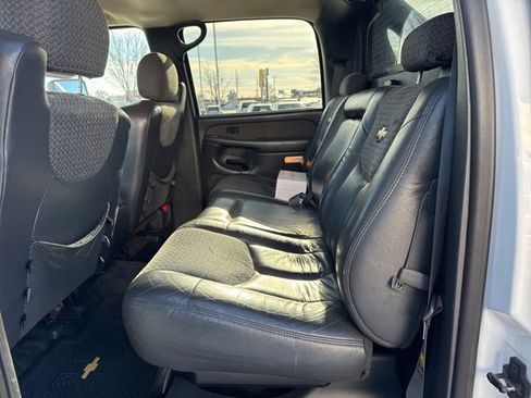 Used 2002 Chevrolet Avalanche 2500 image 18