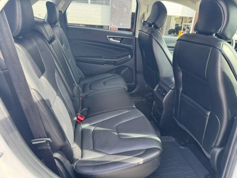 Used 2018 Ford Edge Titanium w/ Technology Package AWD/4WD image 34