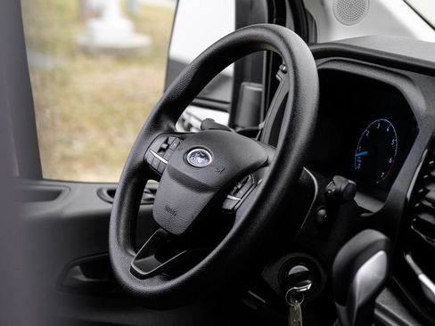 Used 2023 Ford Transit 350 XLT image 11