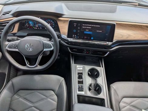 Used 2024 Volkswagen Atlas SE image 15