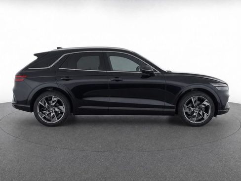 Used 2023 Genesis Electrified GV70 AWD/4WD image 8