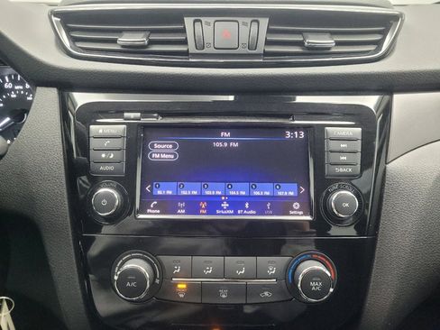 Used 2020 Nissan Rogue Sport S image 25