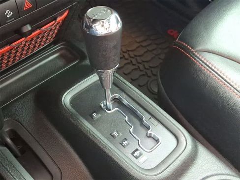 Used 2017 Jeep Wrangler Unlimited Rubicon image 18