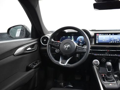 Used 2024 Alfa Romeo Tonale Ti image 32