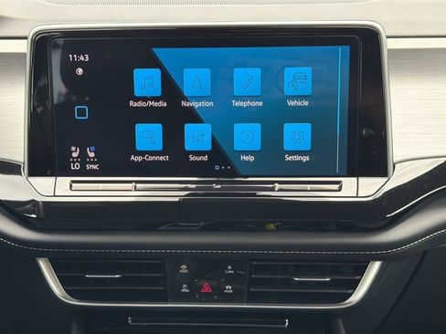 Certified 2026 Volkswagen Atlas Cross Sport SE FWD image 17