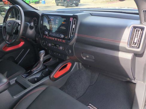 Used 2025 Nissan Frontier PRO-4X AWD/4WD image 27