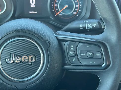 Certified 2025 Jeep Wrangler Sport AWD/4WD image 23