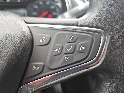 Used 2017 Chevrolet Malibu LT image 36