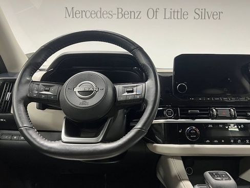 Used 2022 Nissan Pathfinder SL image 31