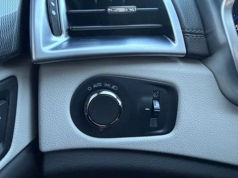 Used 2015 Cadillac SRX FWD image 24