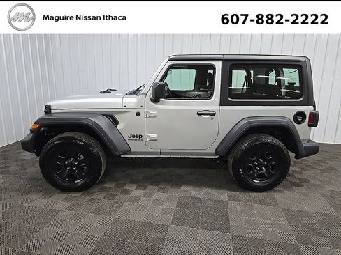 Used 2024 Jeep Wrangler Sport AWD/4WD image 6