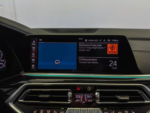 Used 2022 BMW X7 xDrive40i w/ M Sport Package AWD/4WD image 54