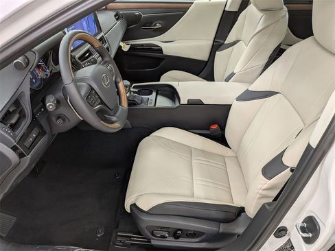 New 2025 Lexus ES 350 Ultra Luxury image 18