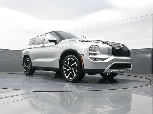 Used 2024 Mitsubishi Outlander SE AWD/4WD image 31