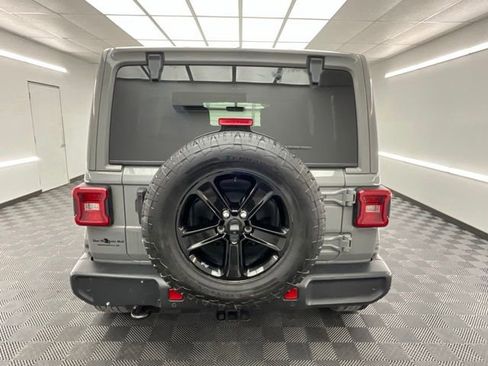 Used 2019 Jeep Wrangler Unlimited Sahara image 21