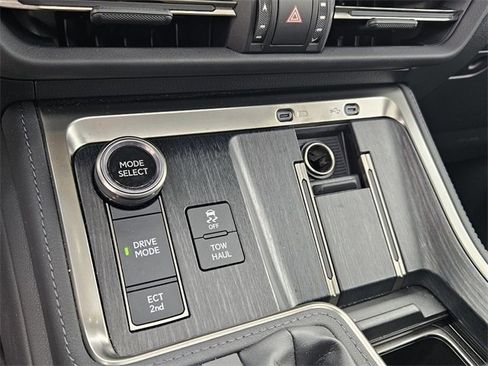 Used 2024 Lexus GX 550 w/ Cold Area Package image 22