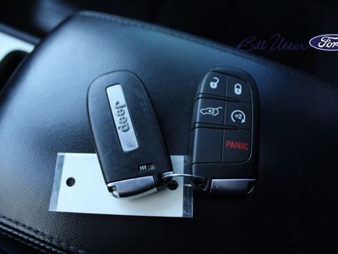 Used 2018 Jeep Grand Cherokee Altitude image 26