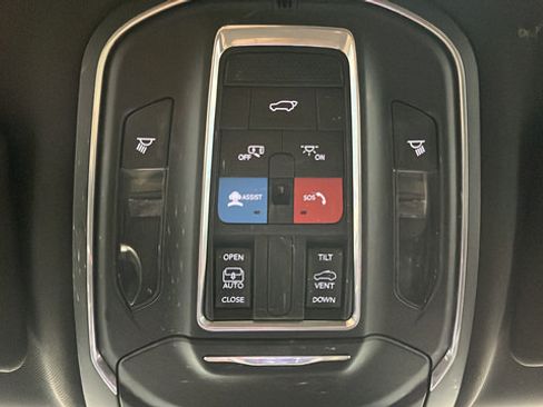 Used 2024 Jeep Grand Cherokee L Altitude AWD/4WD image 33