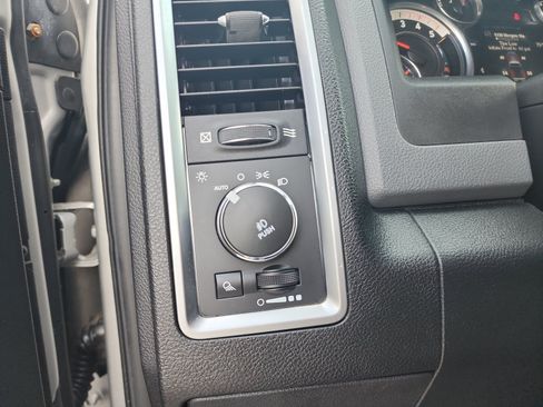 Used 2014 RAM 2500 Big Horn AWD/4WD image 25