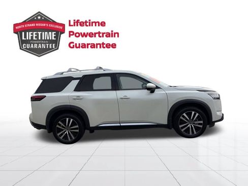 Certified 2024 Nissan Pathfinder Platinum w/ Cargo Package FWD image 8