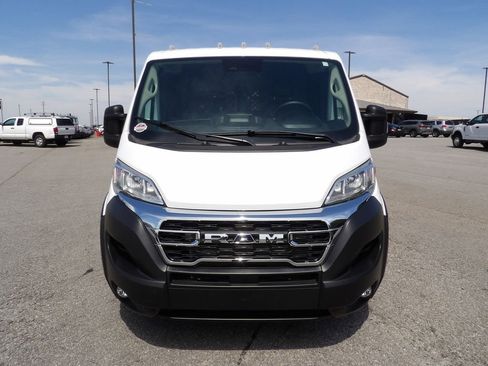 Used 2025 RAM ProMaster 2500 w/ U-Haul Equipment Group FWD image 12