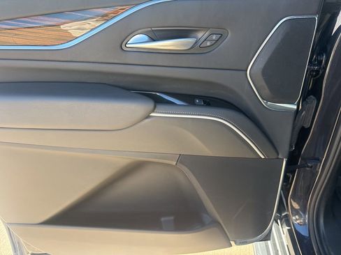 Certified 2024 Cadillac Escalade ESV Premium Luxury image 25