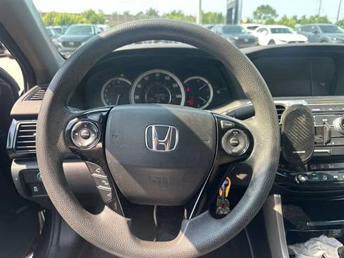 Used 2017 Honda Accord LX image 5
