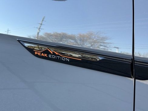 New 2026 Volkswagen Atlas Peak Edition image 8