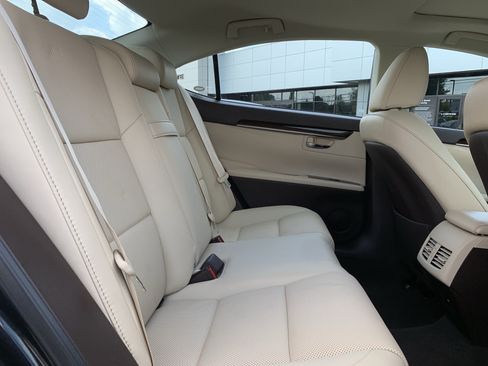 Used 2018 Lexus ES 350 w/ Navigation System Package FWD image 33