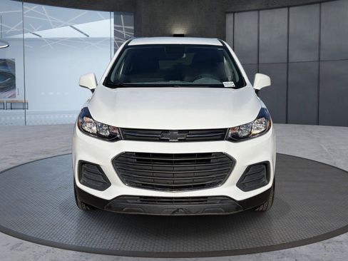 Certified 2022 Chevrolet Trax LS AWD/4WD image 9