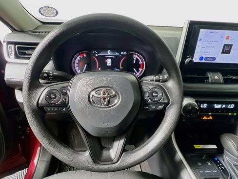 Used 2024 Toyota RAV4 XLE FWD image 17