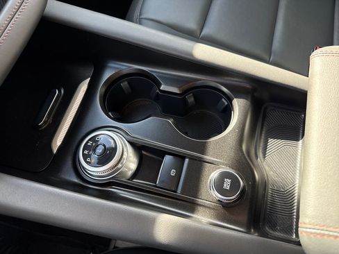 Used 2025 Ford Explorer Active w/ Active Comfort Package image 23