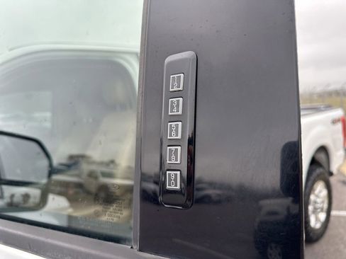 Used 2019 Ford F250 Lariat w/ Lariat Value Package image 51