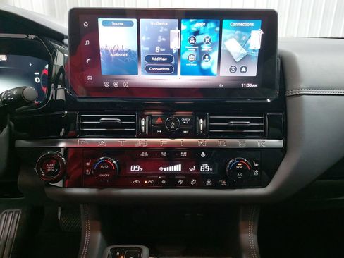 New 2026 Nissan Pathfinder Platinum image 22