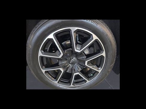 Used 2023 Chevrolet Suburban RST w/ Luxury Package AWD/4WD image 10