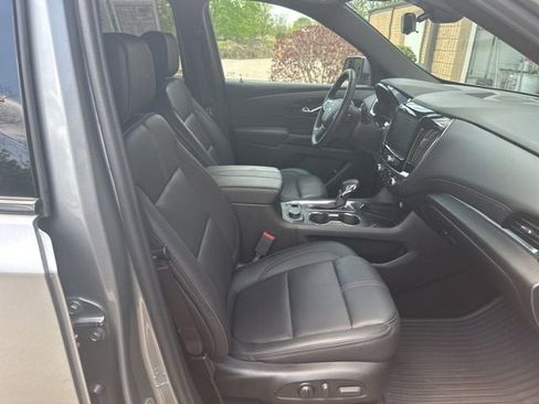 Used 2023 Chevrolet Traverse RS AWD/4WD image 24
