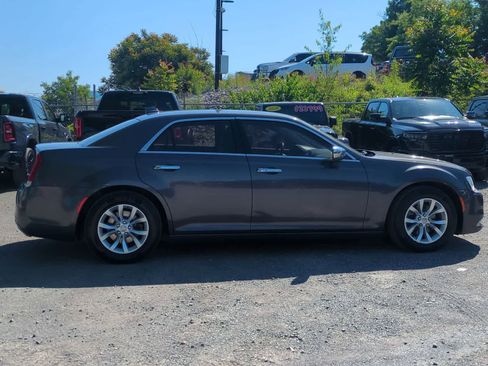 Used 2015 Chrysler 300 Limited w/ Driver Convenience Group RWD image 9