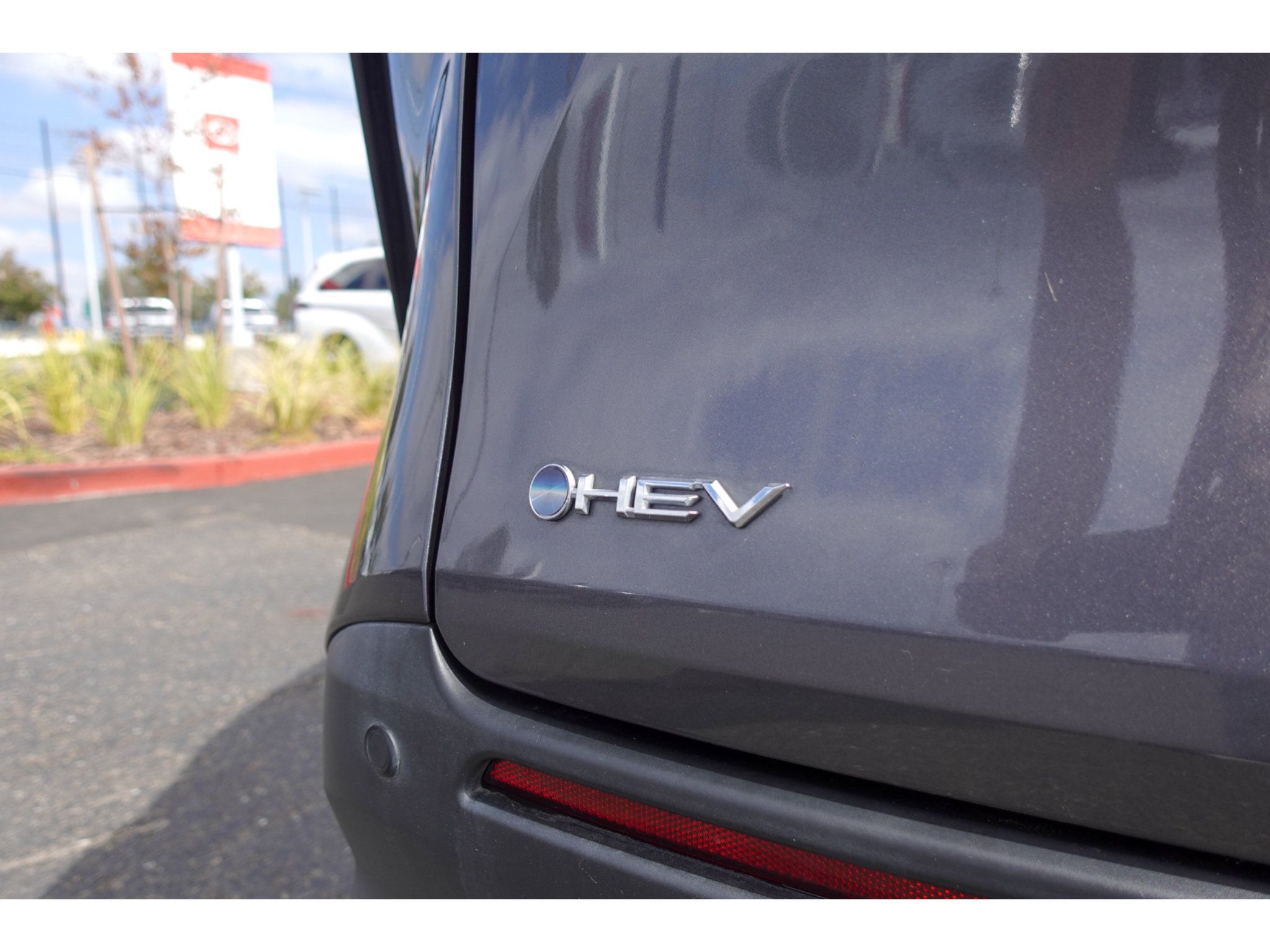 Certified 2025 Toyota Sienna XLE FWD image 28