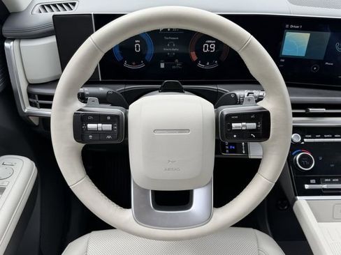 Used 2025 Hyundai Santa Fe SEL FWD image 12