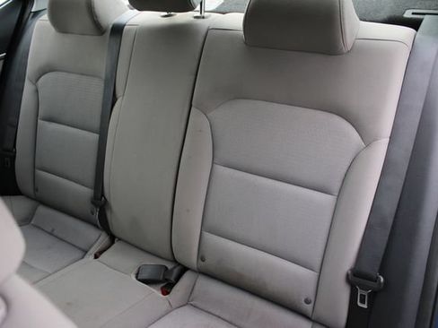 Used 2017 Hyundai Elantra SE FWD image 18