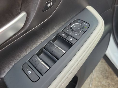 Used 2025 Toyota Grand Highlander AWD Hybrid image 13