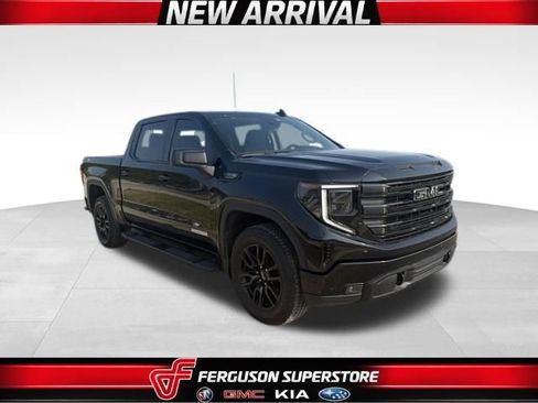 Used 2022 GMC Sierra 1500 Elevation w/ X31 Off-Road Package AWD/4WD image 1