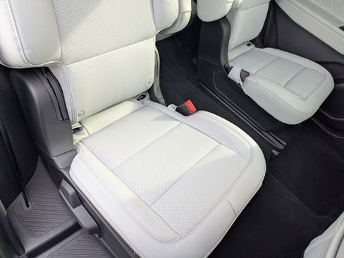 New 2026 Ford Explorer Platinum image 35