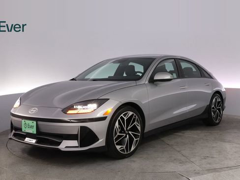 Used 2024 Hyundai Ioniq 6 SEL RWD image 2