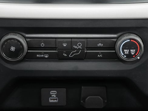 Used 2023 Ford F150 XLT image 35