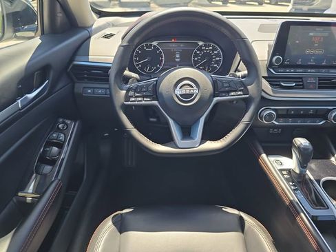 Certified 2025 Nissan Altima 2.5 SR FWD image 13