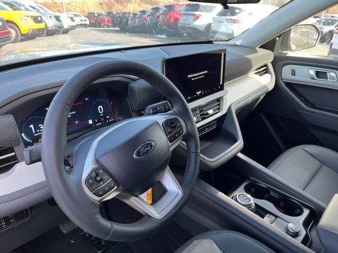 New 2026 Ford Explorer Active w/ Active Comfort Package image 7
