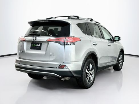 Used 2018 Toyota RAV4 XLE w/ Plus Extra Value Package AWD/4WD image 9