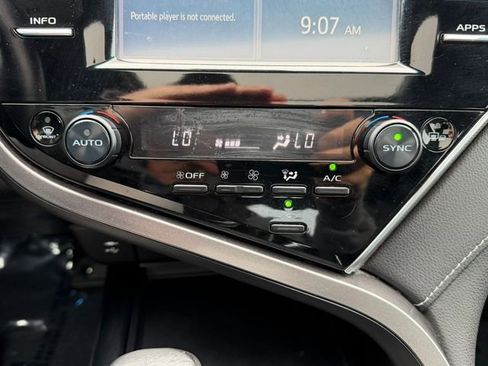 Used 2018 Toyota Camry XSE FWD image 23